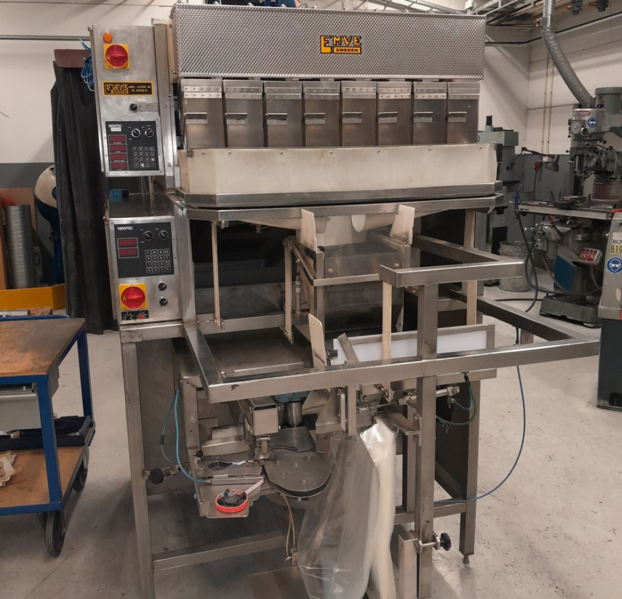 5752 Newtec 2000/G40 weigher and bagger