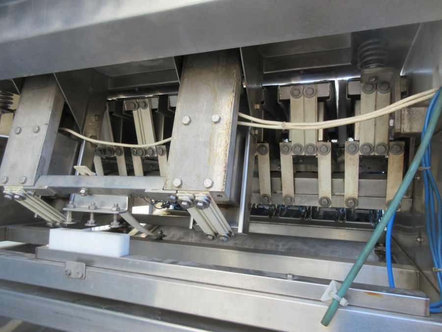 5752 Newtec 2000/G40 weigher and bagger