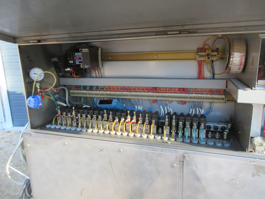5752 Newtec 2000/G40 weigher and bagger