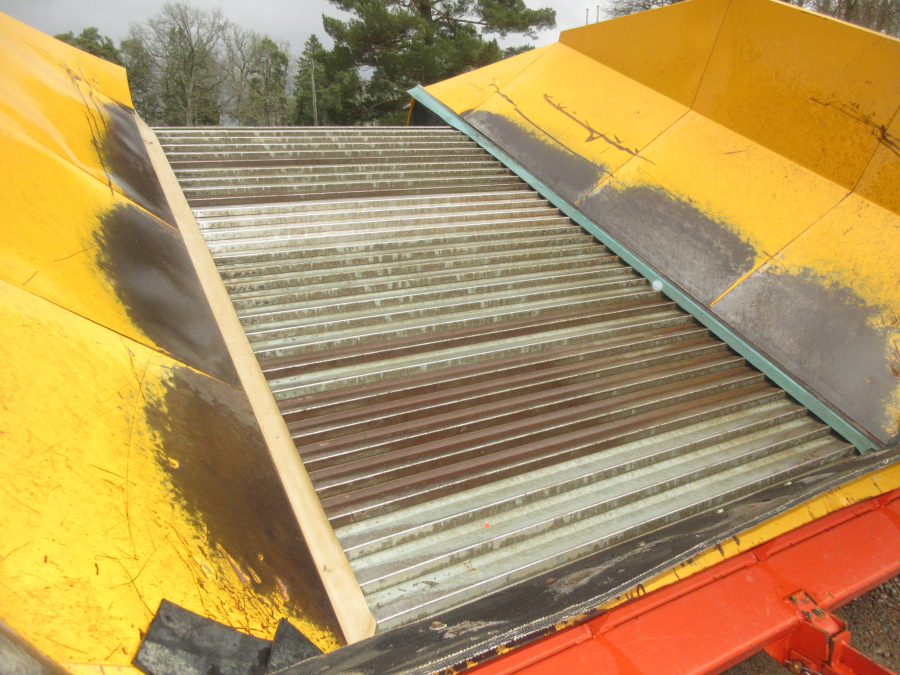 5757 Climax 700 receiving hopper