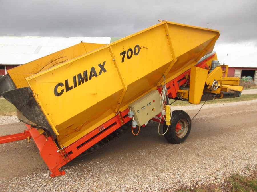 5757 Climax 700 receiving hopper