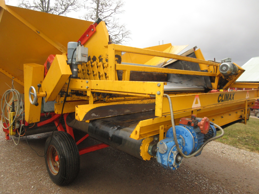 5757 Climax 700 receiving hopper