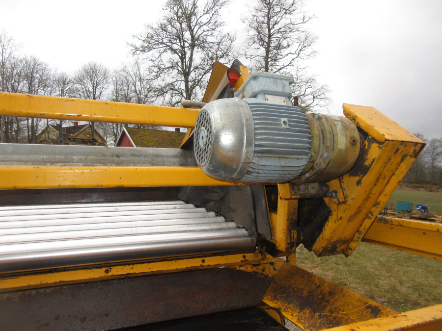 5757 Climax 700 receiving hopper