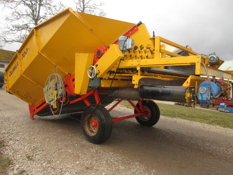 5757 Climax 700 receiving hopper