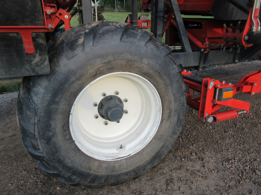 5813 Dewulf GBC carrot harvester 1 row with bunker