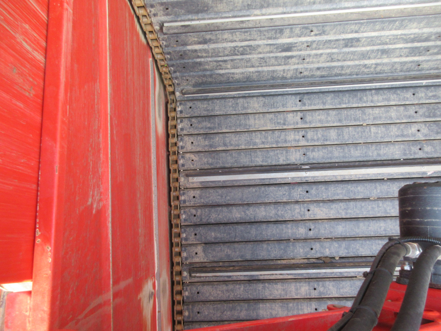 5813 Dewulf GBC carrot harvester 1 row with bunker