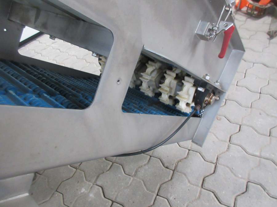 5846 EMVE automatic weigher for peeled products