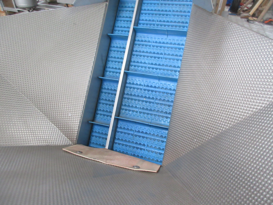 5846 EMVE automatic weigher for peeled products