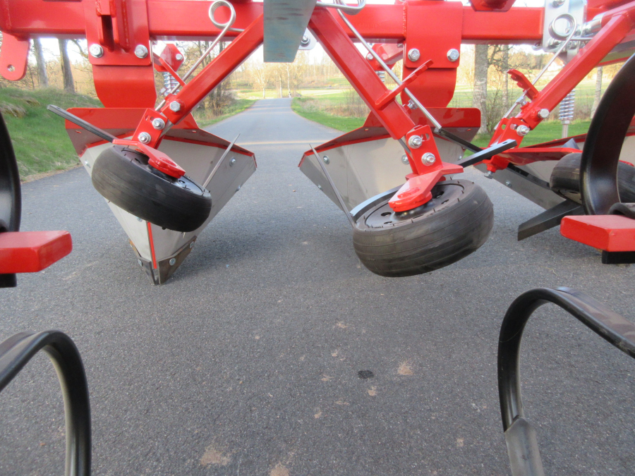 5865 Imac eco ridger BR 2 row potato ridger