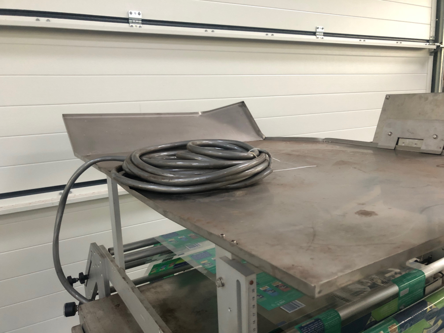 5881 GNA AV65 Flow pack Vertical bagger