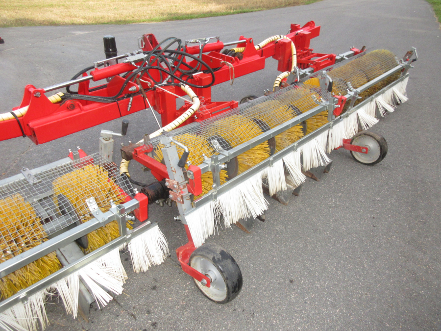 5883 Einböck Yding brush cleaner 3 beds