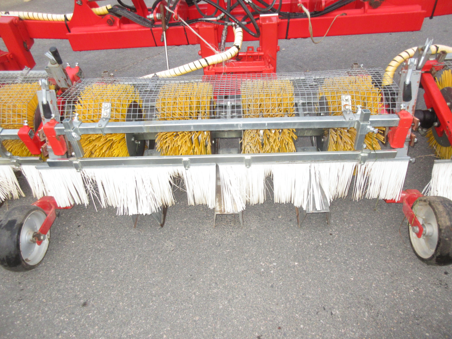 5883 Einböck Yding brush cleaner 3 beds