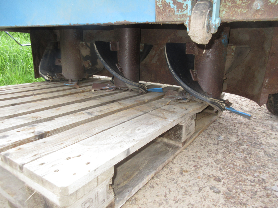 5916 Edenhall haulm topper