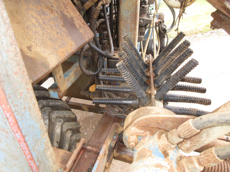 5940 Asa-Lift carrot harvester with roller table