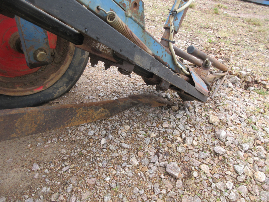 5940 Asa-Lift carrot harvester with roller table