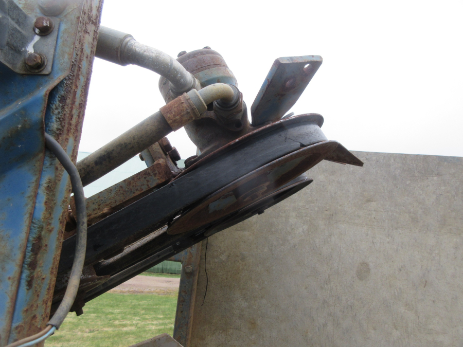 5940 Asa-Lift carrot harvester with roller table