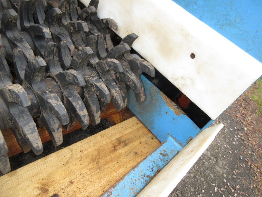 5949 EMVE soil removal with star rollers
