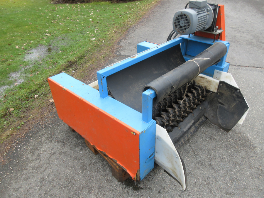 5949 EMVE soil removal with star rollers