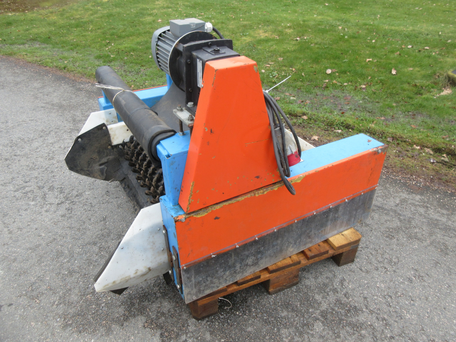 5949 EMVE soil removal with star rollers