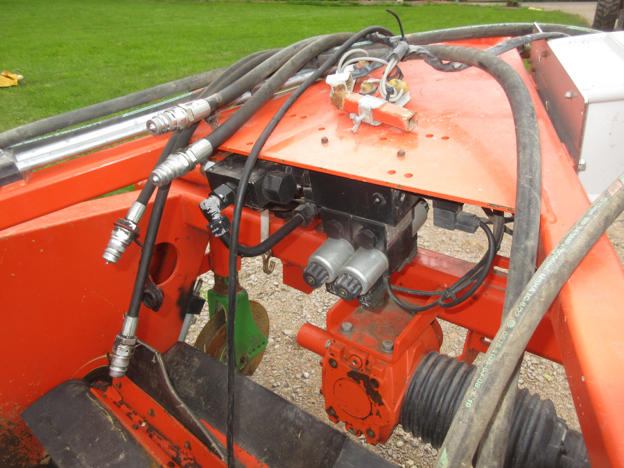5988 Holaras onion windrower UR135