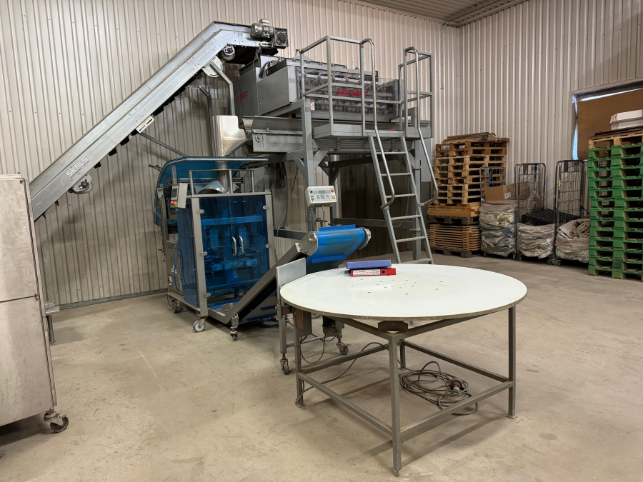 6013 Upmatic + GKS vertical VFFS potato packing line