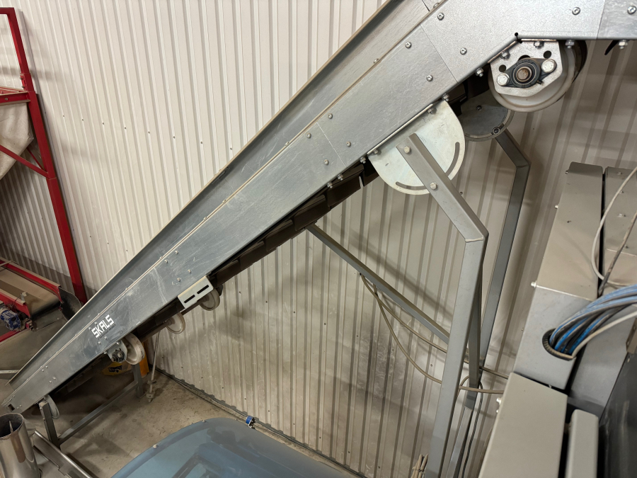 6013 Upmatic + GKS vertical VFFS potato packing line
