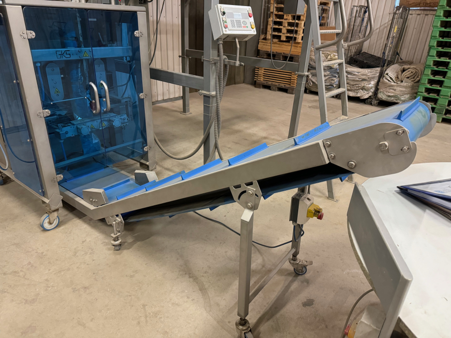 6013 Upmatic + GKS vertical VFFS potato packing line