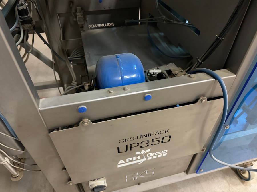 6013 Upmatic + GKS vertical VFFS potato packing line