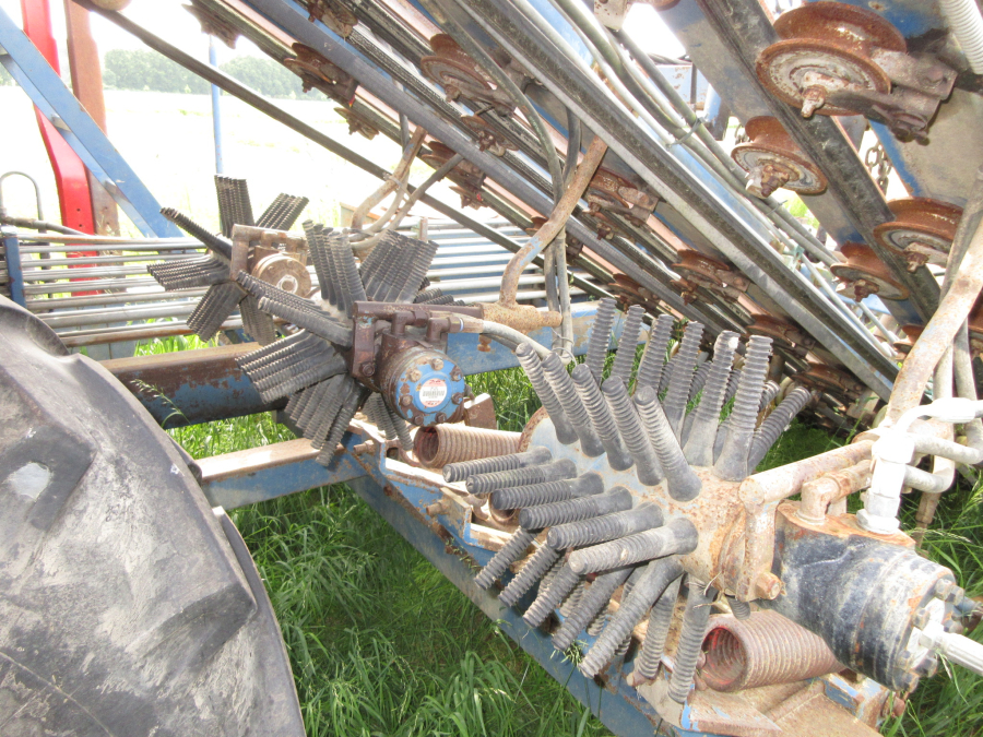 6026 Asa-Lift T-300 carrot harvester