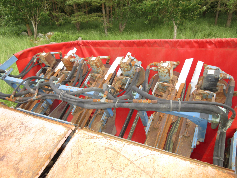 6026 Asa-Lift T-300 carrot harvester