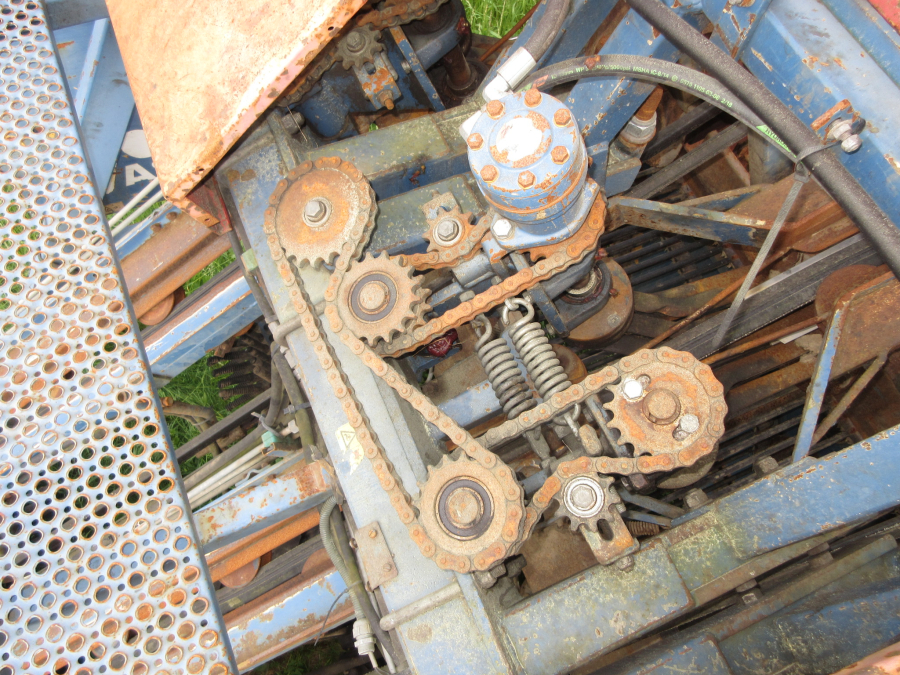 6026 Asa-Lift T-300 carrot harvester