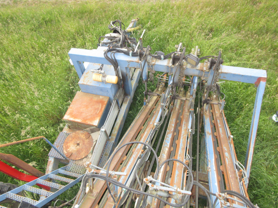 6026 Asa-Lift T-300 carrot harvester