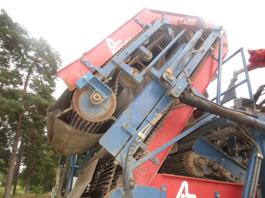 6039 Asa-Lift SP-200 E carrot harvester