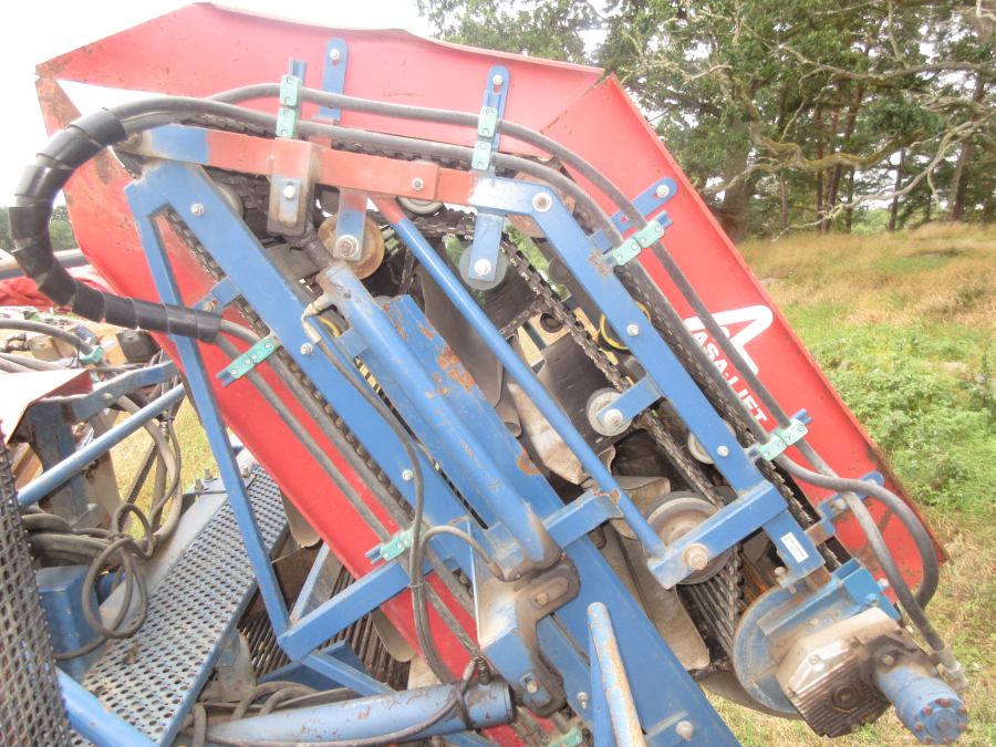 6039 Asa-Lift SP-200 E carrot harvester