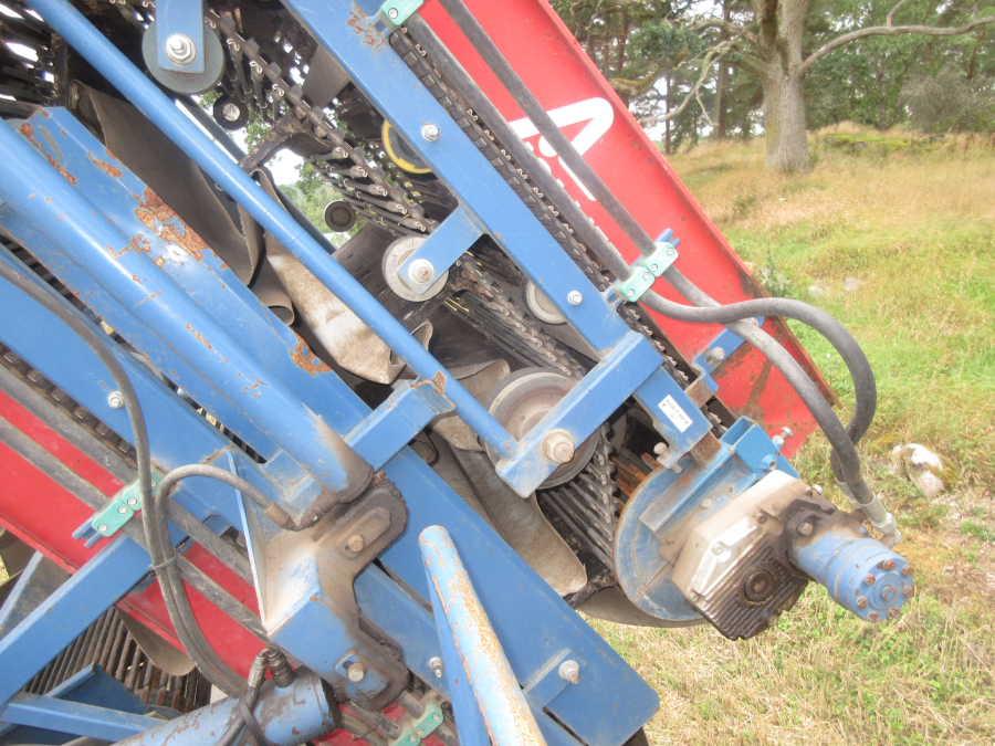 6039 Asa-Lift SP-200 E carrot harvester