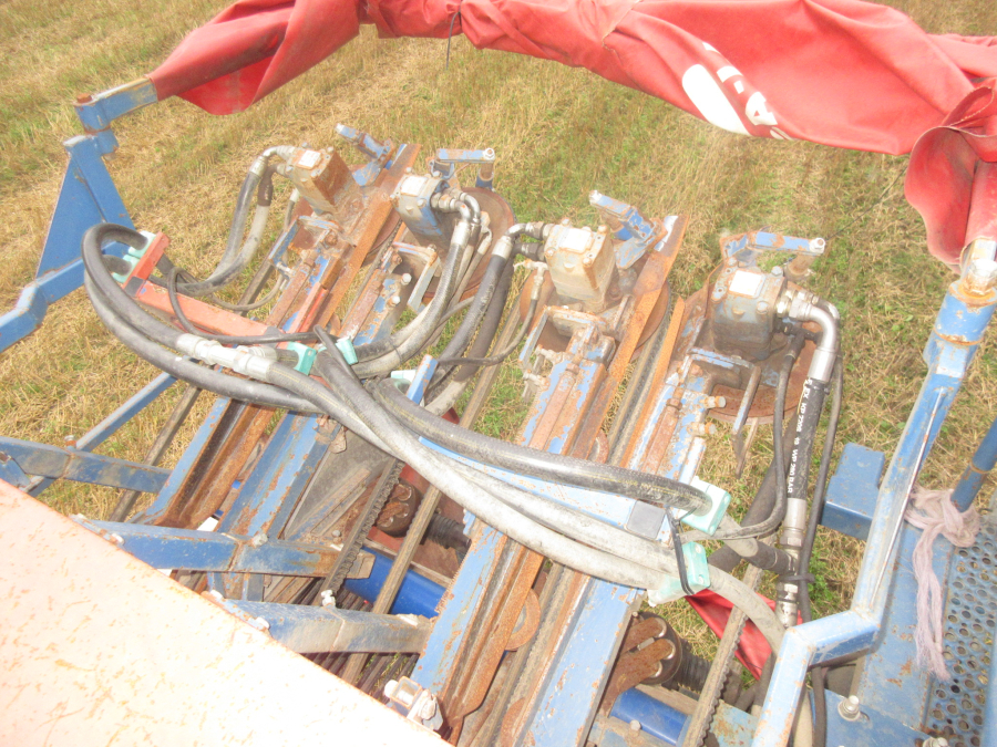 6039 Asa-Lift SP-200 E carrot harvester