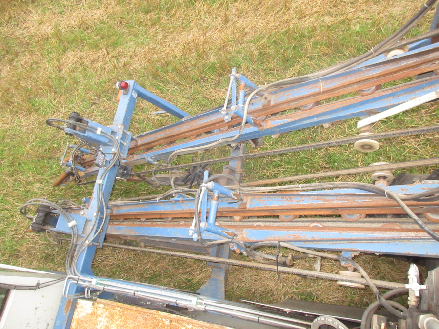 6039 Asa-Lift SP-200 E carrot harvester