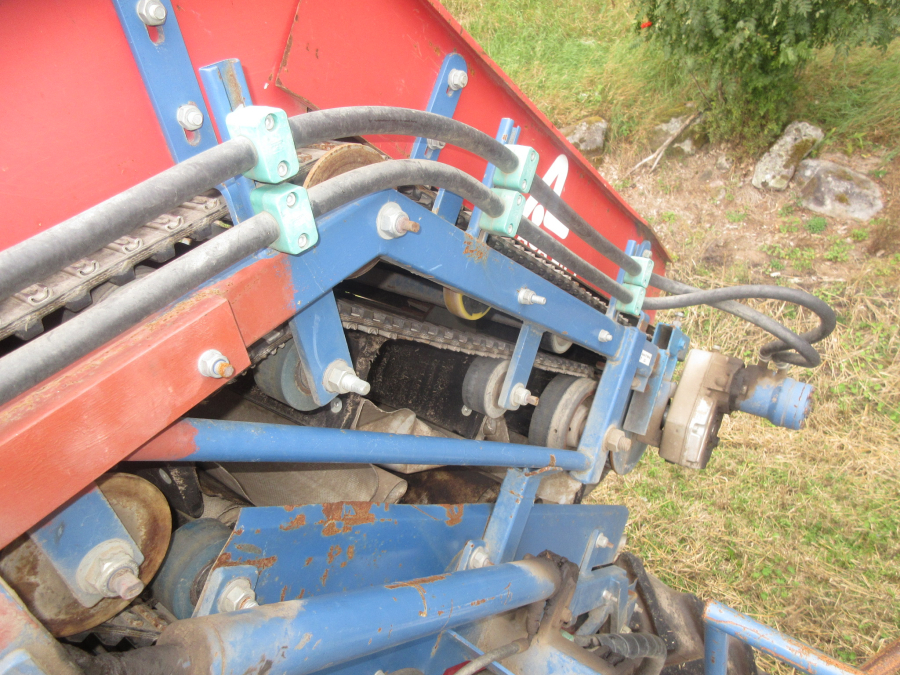 6039 Asa-Lift SP-200 E carrot harvester