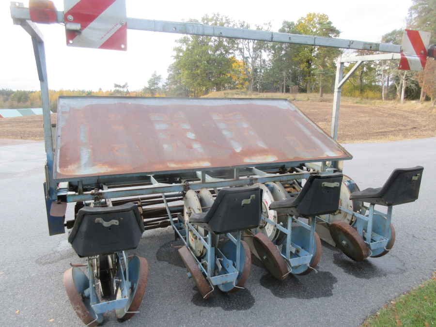 6052 Perdu transplanter 4 row