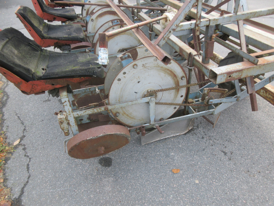 6052 Perdu transplanter 4 row