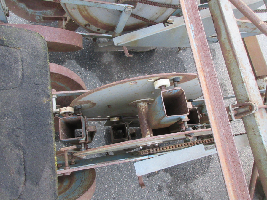 6052 Perdu transplanter 4 row