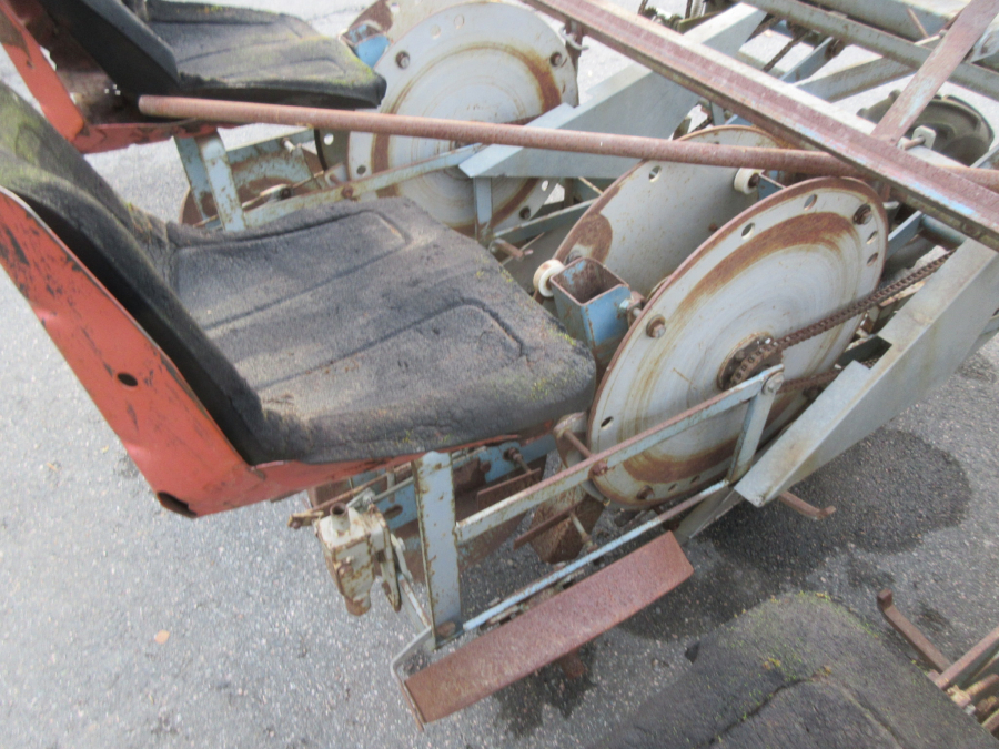 6052 Perdu transplanter 4 row