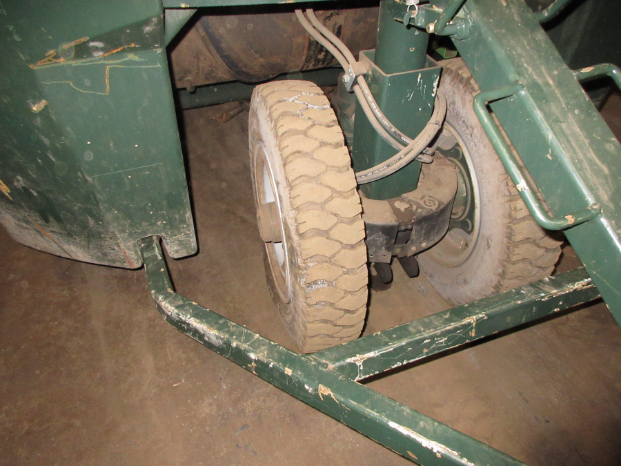 6062 Miedema ML1985 store loader 