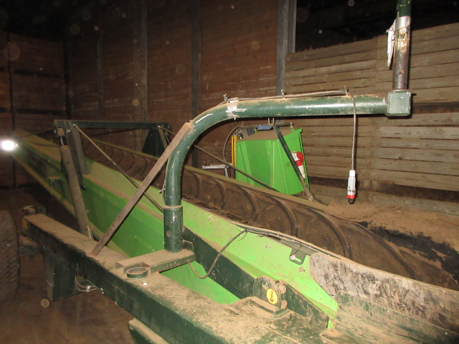 6062 Miedema ML1985 store loader 