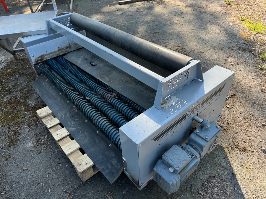 6070 EMVE cleaning unit 1500 mm x 7 roller