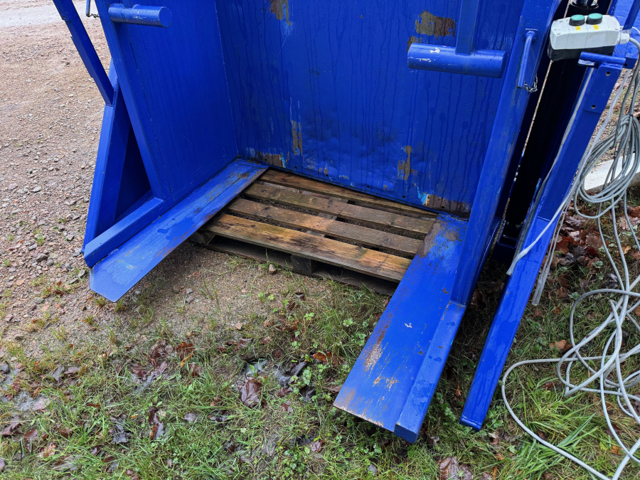 6090 EMVE box turner 1250 mm wide boxes