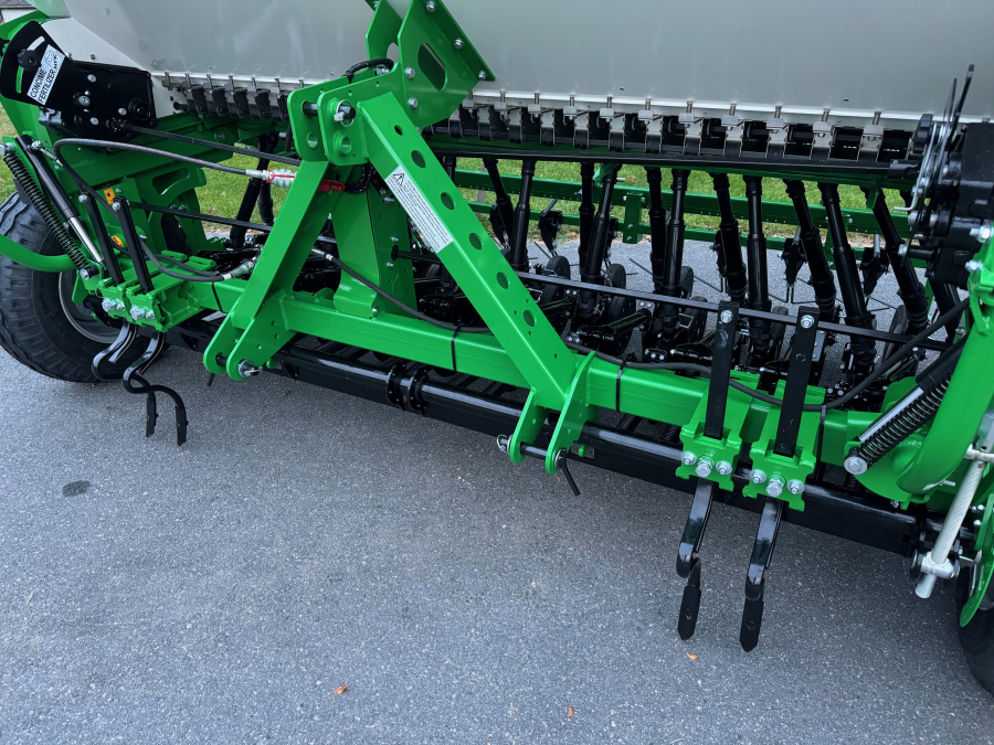 6091 Sfoggia Drillsem seeder 3m for cereal and small seed box