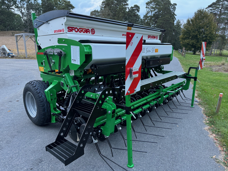 6091 Sfoggia Drillsem seeder 3m for cereal and small seed box