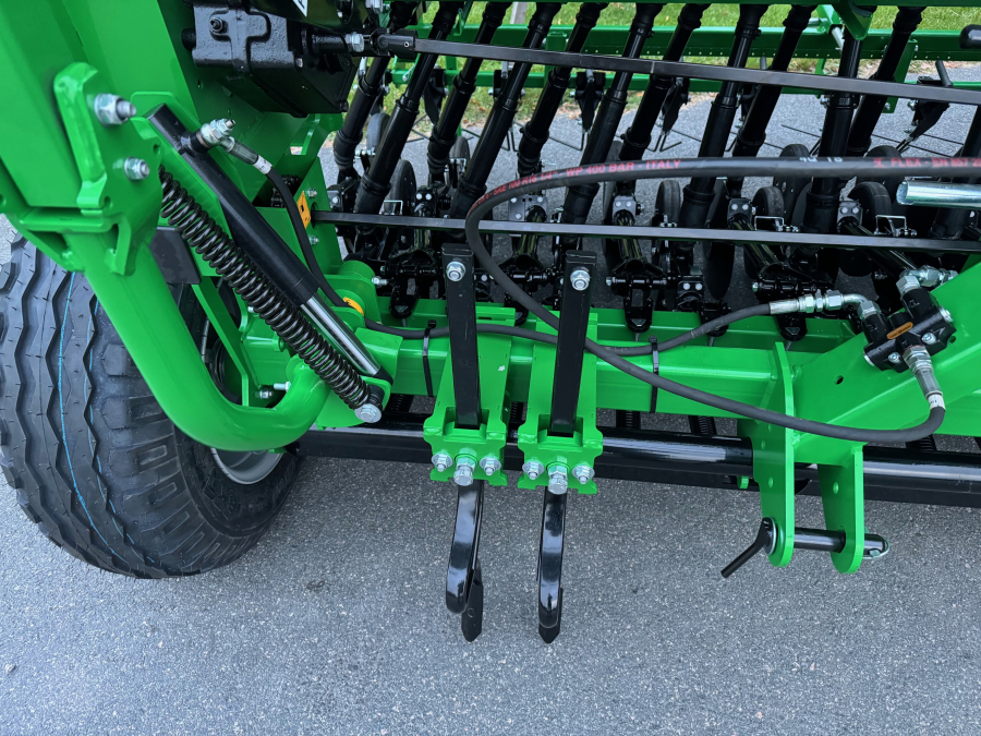 6091 Sfoggia Drillsem seeder 3m for cereal and small seed box