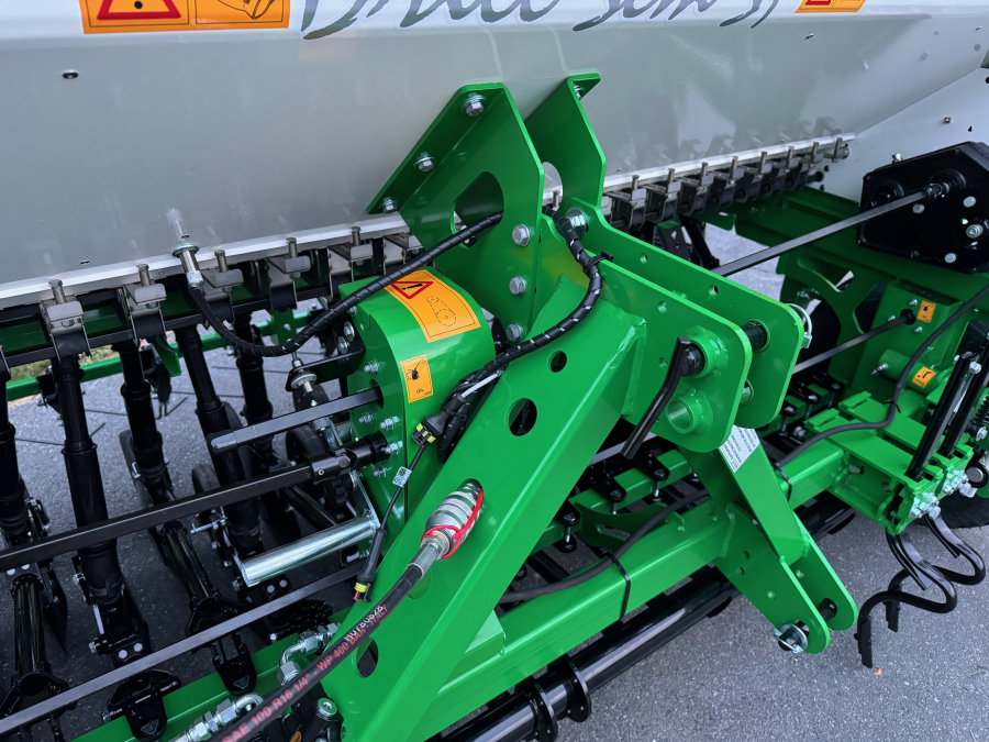 6091 Sfoggia Drillsem seeder 3m for cereal and small seed box